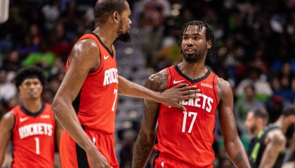 开云体育-35个助攻！伊森复苏拔高首发攻防上限 理想篮球各司其职全力冲刺