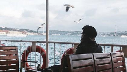 开云-深陷哈登交易流言！CJ：我俩打同一个位置 怎么换？